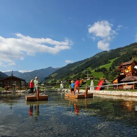 Haus Fercher アパート グロースアルル